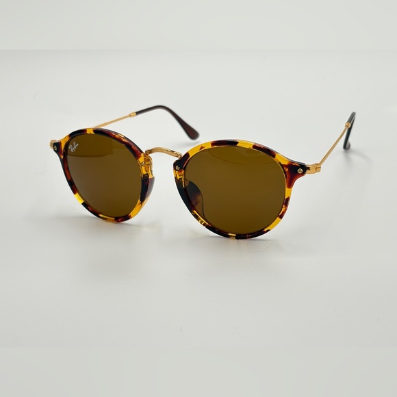 Beautiful Ray-Ban Round Lens Sunglasses RB2447 Fleck Tortoise W/ Brown Lens 49mm - Picture 15 of 16